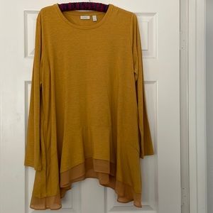 LOGO by Lori Goldstein Size XL Mustard tunic with shark bite hem.